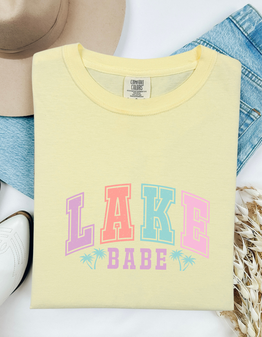 Comfort Colors® 'Lake Babe' T-Shirt | Boating T-Shirt | Summer Lake T-Shirt | Lake Life Tee