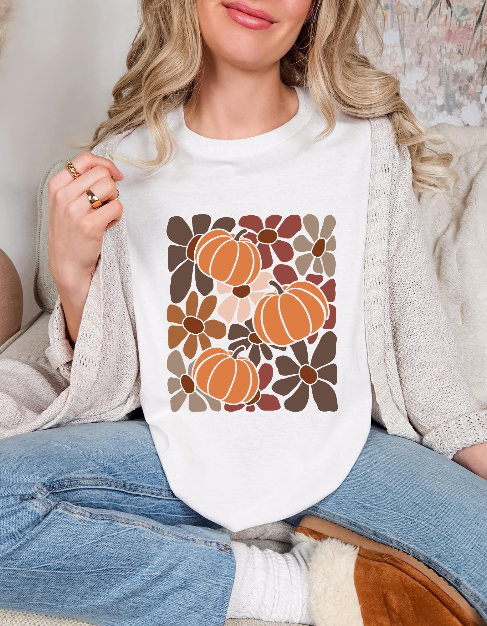 Pumpkin Patch Graphic Tee – Fall Comfort Colors Shirt, Cozy Autumn T-Shirt for Pumpkin Season, Cute Farmhouse Fall Shirt