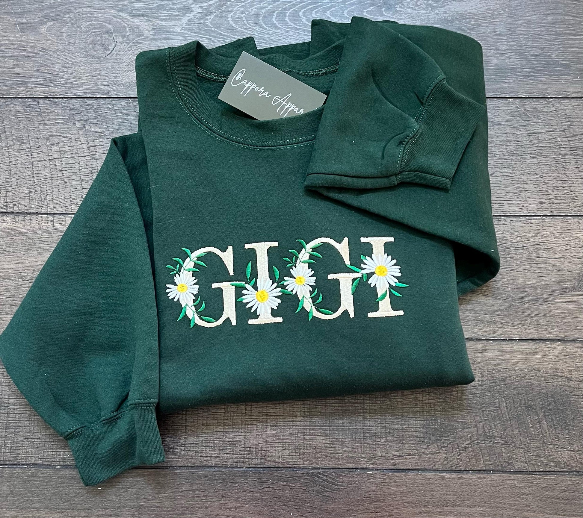 GIGI Embroidered Crewneck Sweatshirt – Cute Floral Daisy Design on Gildan, Gift for Grandma, Cozy Personalized Gigi Sweater